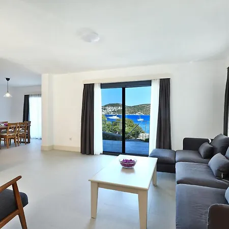 Aktur Villas 博德鲁姆